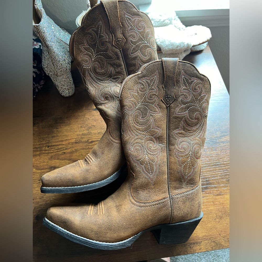 ARIAT BOOTS FOR SALE